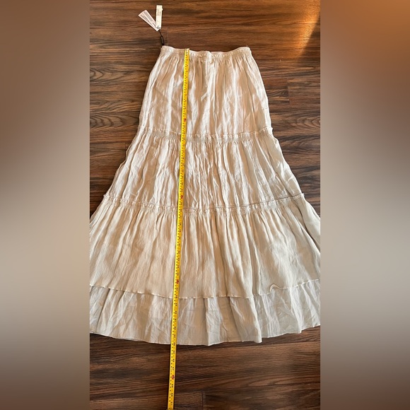 Elie Tahari Glady’s Sand Skirt - Picture 5 of 9